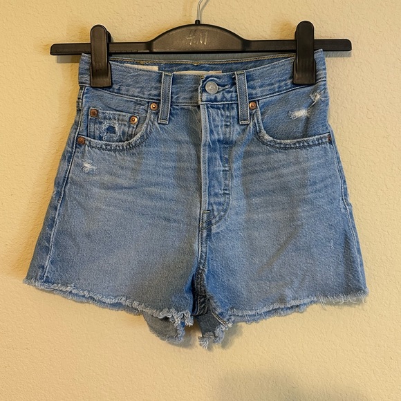 Levi's Pants - Levi’s Ribcage Denim Shorts